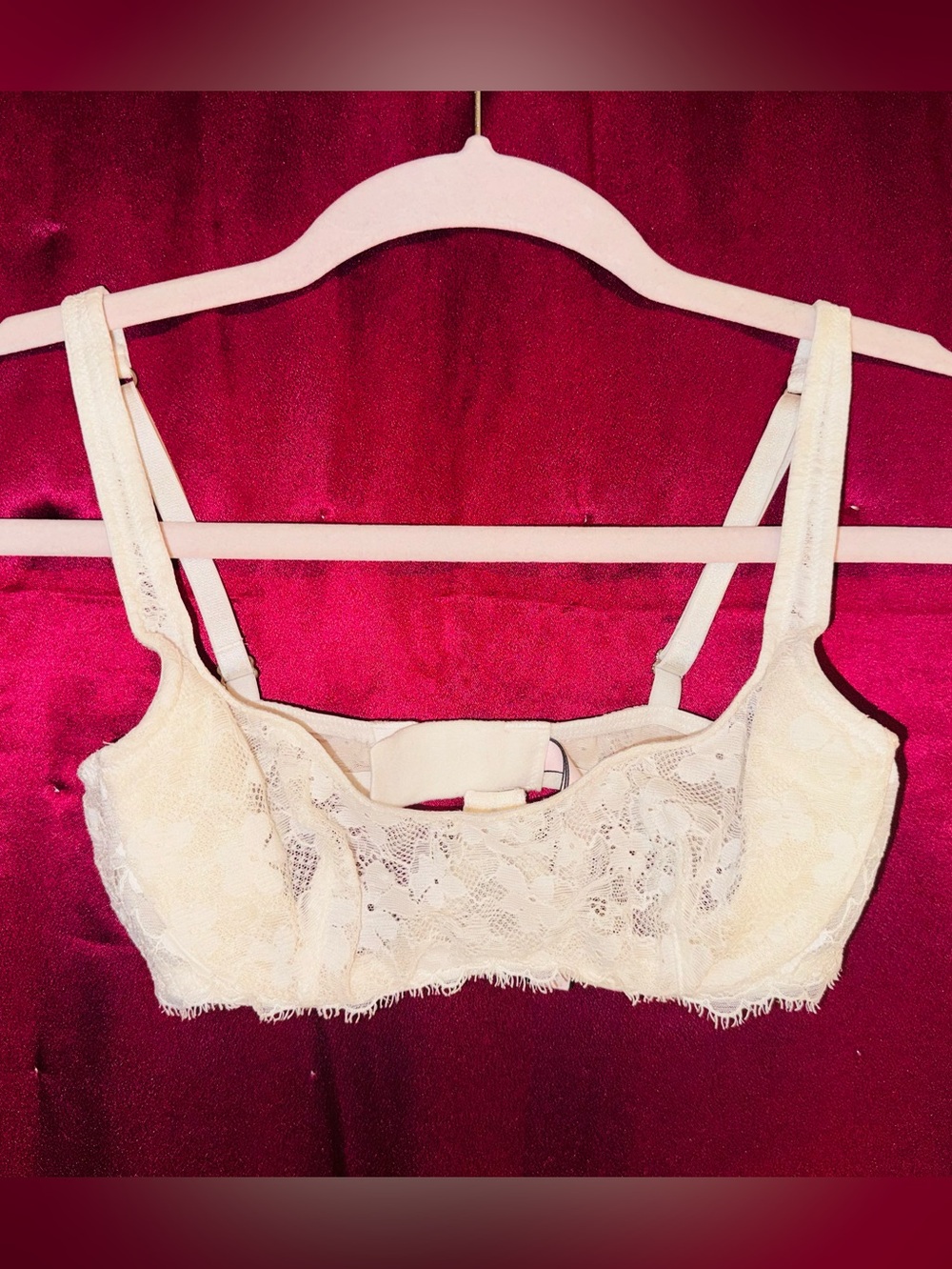 👑 Size 30A Victoria’s Secret Lace Bralette in Ivory - Women's Intimates